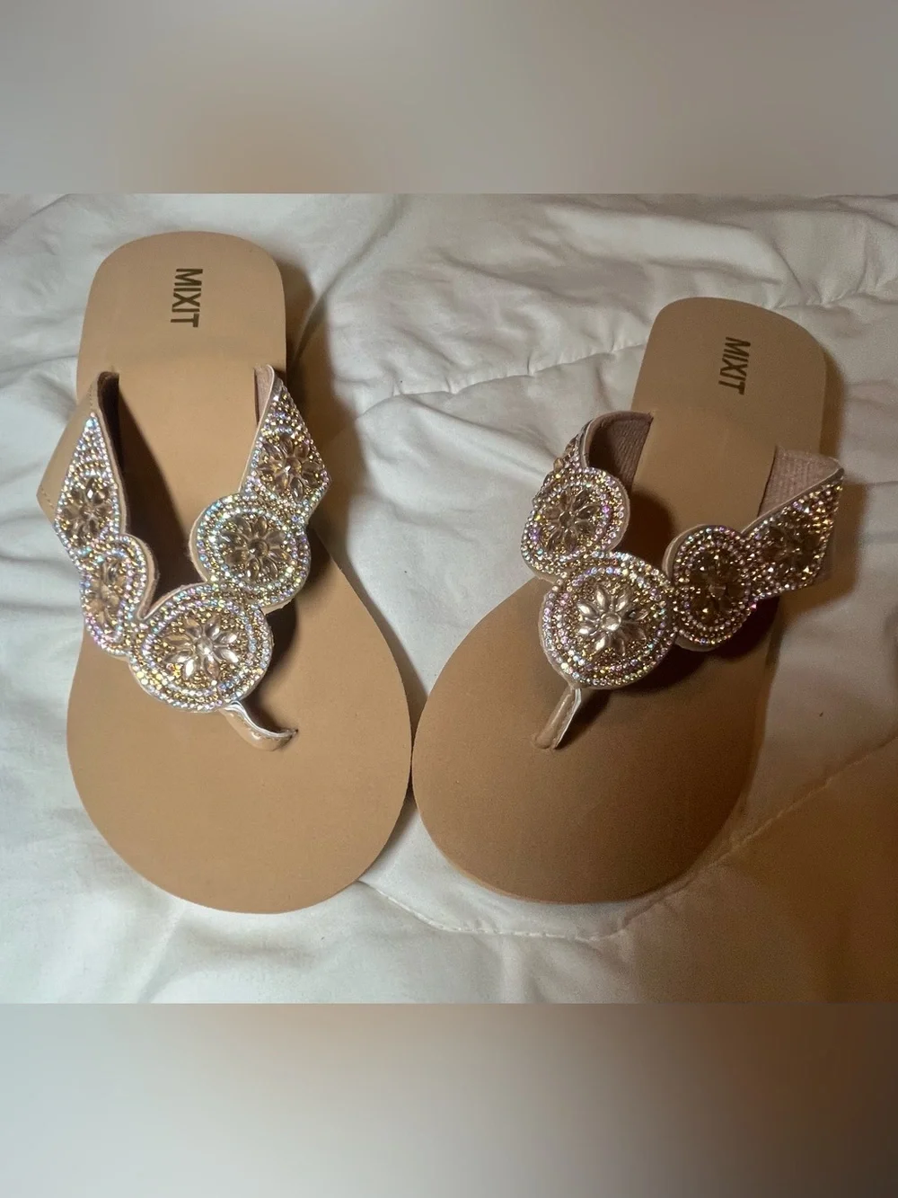 Mixit women’s tan bedazzled flip flop wedge sandals size 10 NWOT